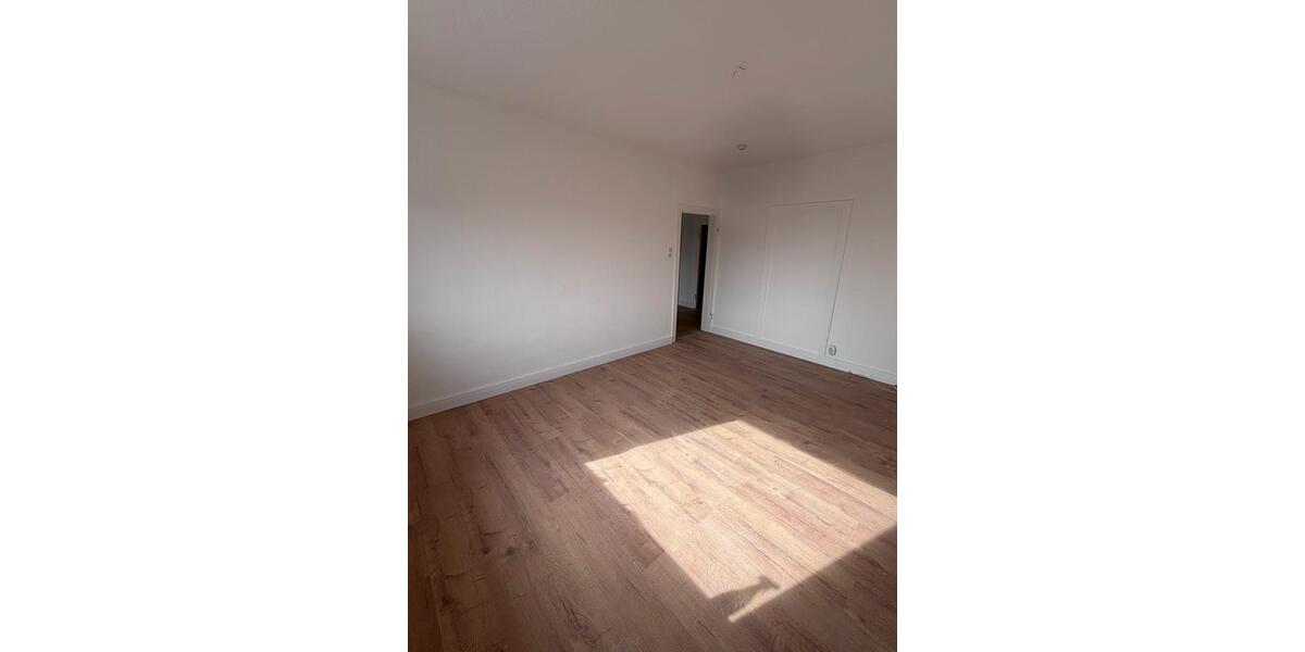 Etagenwohnung Mönchengladbach Nord - 3 Zimmer, 90 m&sup2;, 1.250&euro; | Angebot:25891406