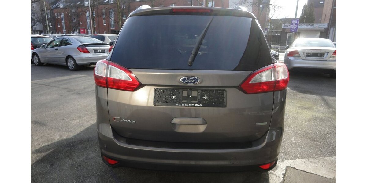Ford Grand C-Max SYNC Edit. 1,6L/110KW Klima+SHZ+PDC 170.000 km 5.900 &euro; Neuss 41462