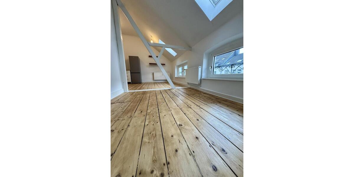 Dachgeschoßwohnung Düsseldorf Flingern Süd - 4 Zimmer, 95 m&sup2;, 1.795&euro; | Angebot:26606252