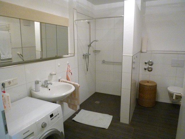 Etagenwohnung Mönchengladbach Ost - 2 Zimmer, 63 m&sup2;, 690&euro; | Angebot:25903177