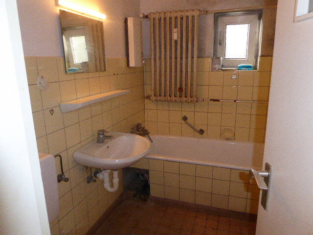 Gewerbeobjekt Düsseldorf Rath - 8 Zimmer, 156 m&sup2;, 350.000&euro; | Angebot:25665198