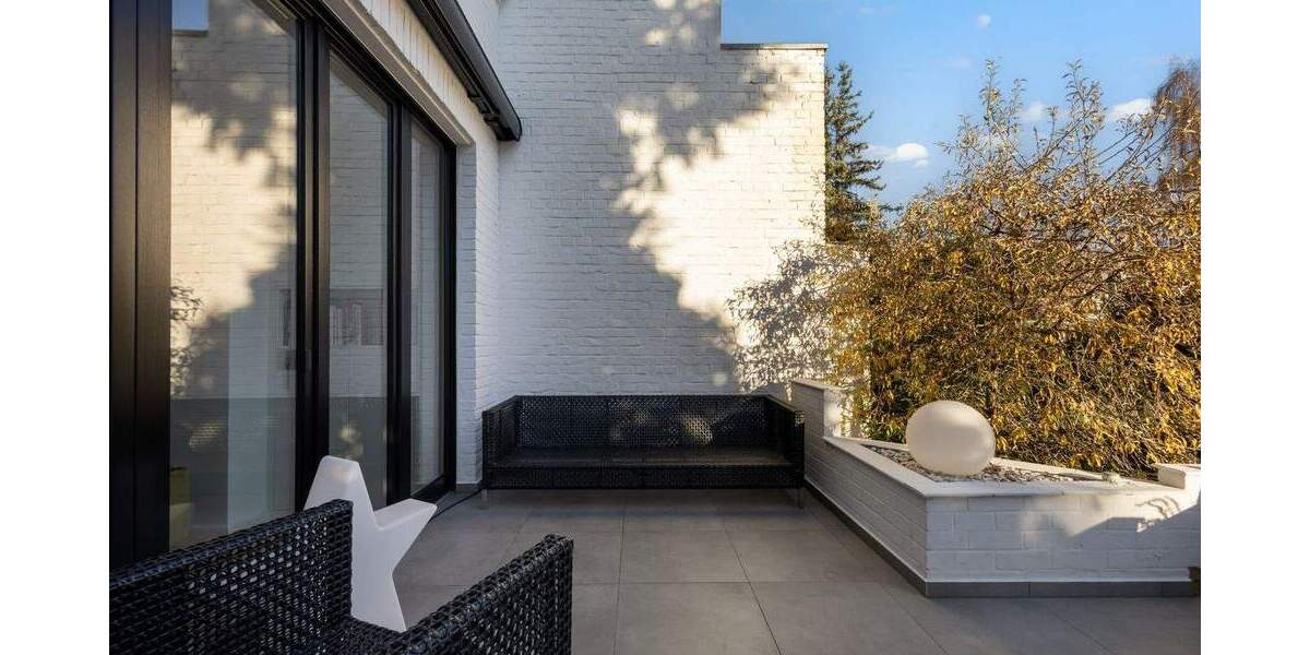 Reihenmittelhaus Krefeld Cracau - 7 Zimmer, 202 m&sup2;, 1.590.000&euro; | Angebot:25738411