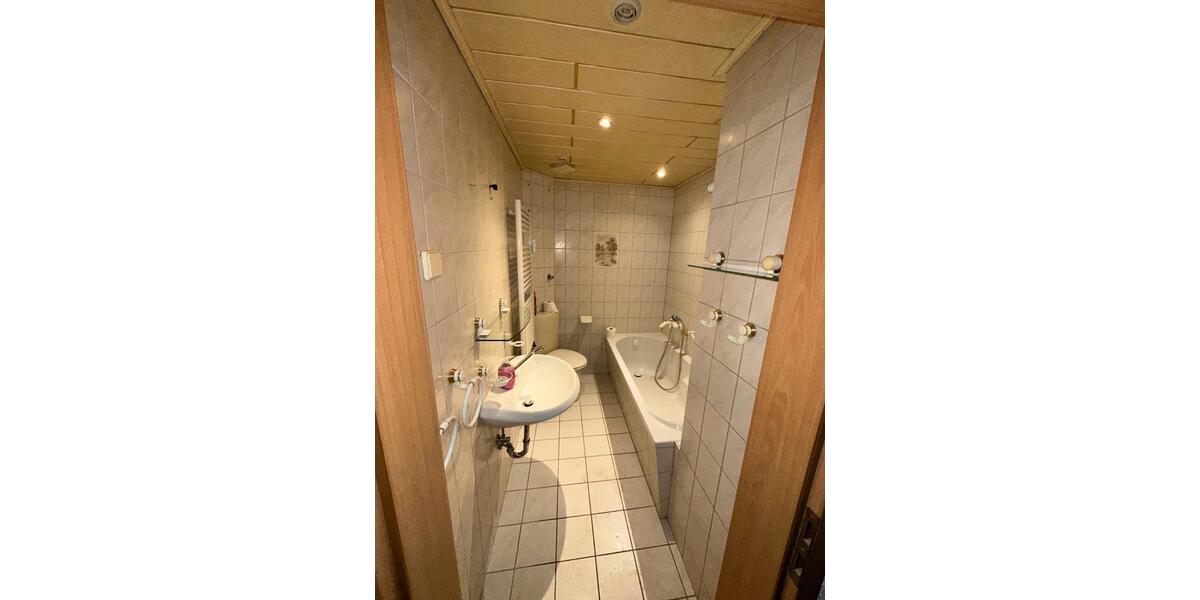 Etagenwohnung Duisburg Mittelmeiderich - 2.5 Zimmer, 70 m&sup2;, 119.500&euro; | Angebot:25995482