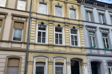 Haus Krefeld Cracau - 9 Zimmer, 265 m&sup2;, 380.000&euro; | Angebot:25741170