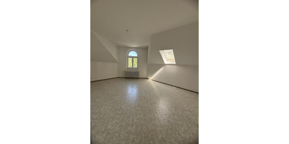 Dachgeschoßwohnung Duisburg Hamborn - 3.5 Zimmer, 68 m&sup2;, 363&euro; | Angebot:26539891