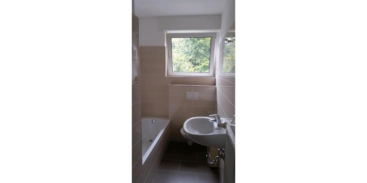 Etagenwohnung Krefeld Hülser Berg - 3 Zimmer, 87 m&sup2;, 870&euro; | Angebot:25979614