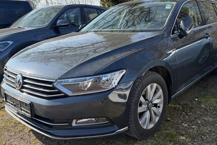VW Passat 234.612 km 9.889 &euro; Düsseldorf 40597
