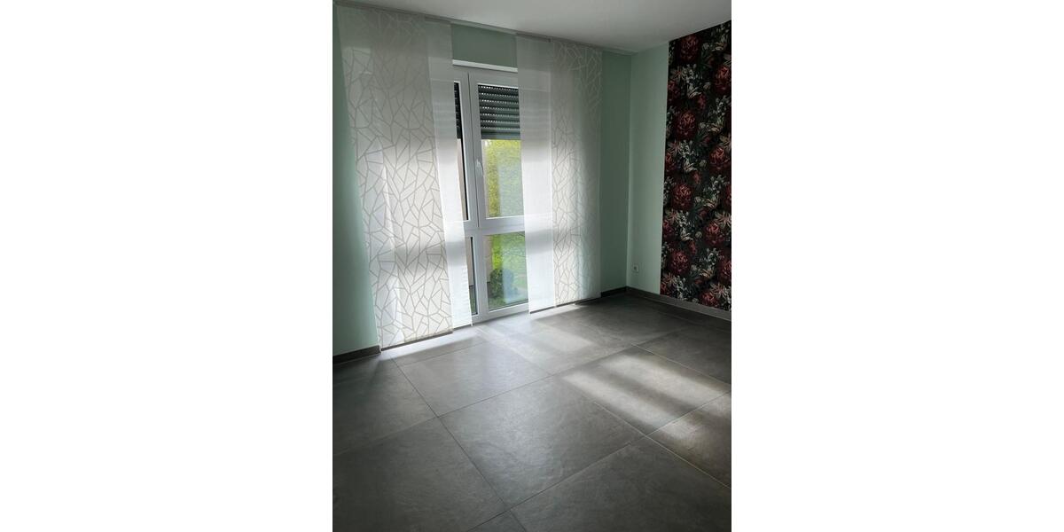 Etagenwohnung Duisburg Rheinhausen - 3 Zimmer, 94 m&sup2;, 1.100&euro; | Angebot:26014773