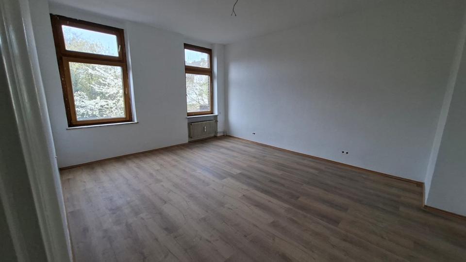 Etagenwohnung Duisburg Hamborn - 4 Zimmer, 130 m&sup2;, 855&euro; | Angebot:25904672