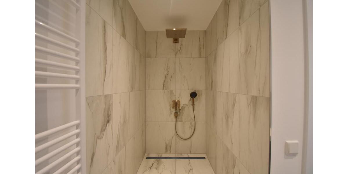 Etagenwohnung Düsseldorf Niederkassel - 2 Zimmer, 70 m&sup2;, 1.750&euro; | Angebot:25884292