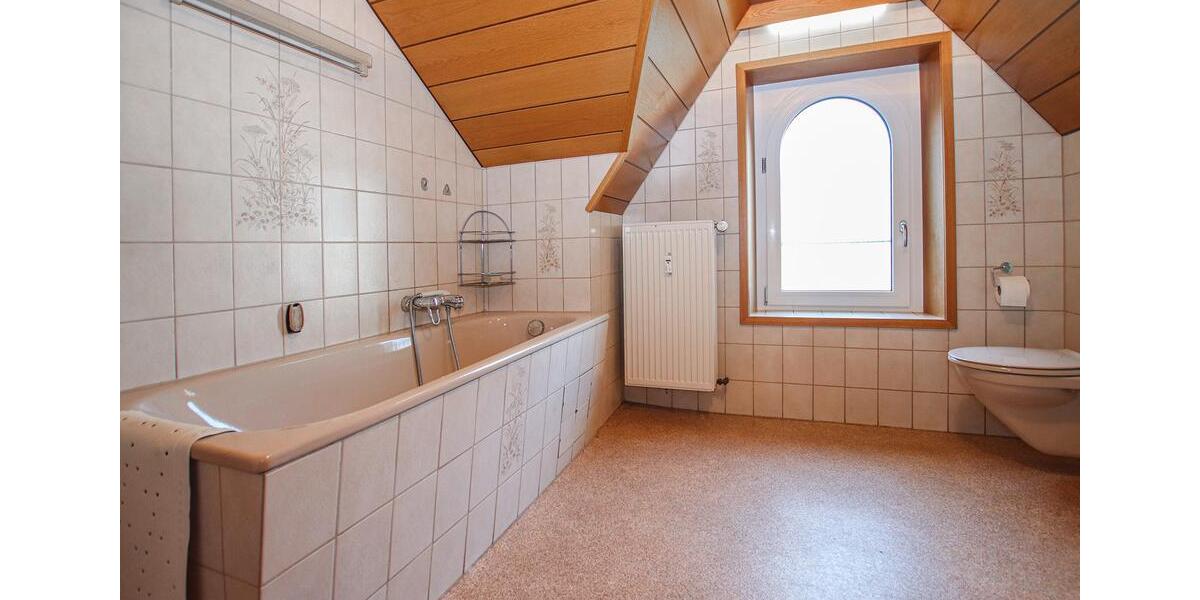 Dachgeschoßwohnung Haan - 2 Zimmer, 70 m&sup2;, 650&euro; | Angebot:25118600