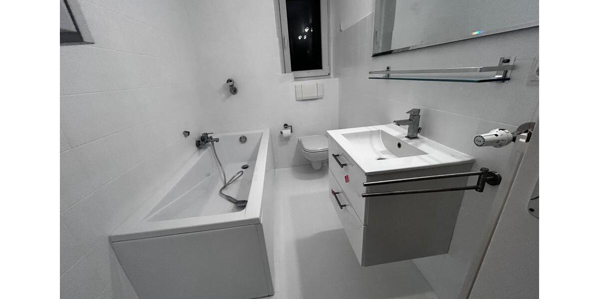 Erdgeschoßwohnung Düsseldorf Düsseltal - 2 Zimmer, 60 m&sup2;, 1.350&euro; | Angebot:25995550