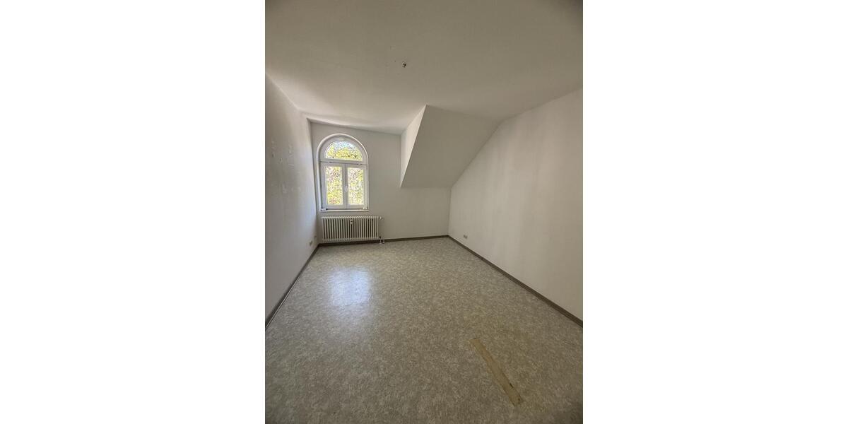 Dachgeschoßwohnung Duisburg Hamborn - 3.5 Zimmer, 68 m&sup2;, 363&euro; | Angebot:26539891