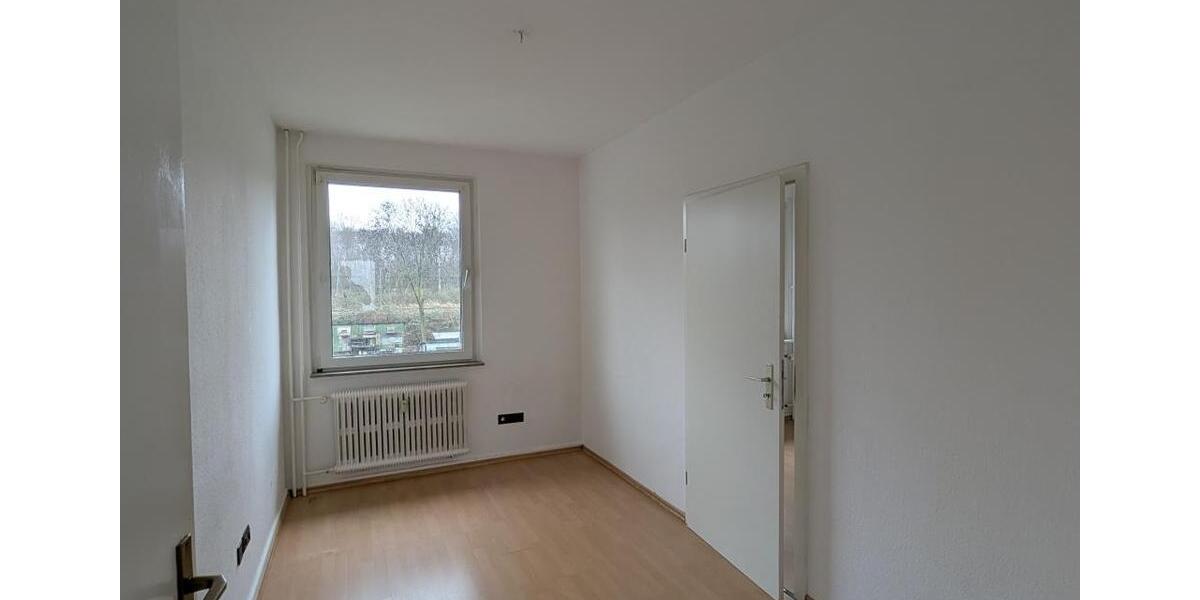 Etagenwohnung Duisburg Hamborn - 5 Zimmer, 95 m&sup2;, 749&euro; | Angebot:25743427