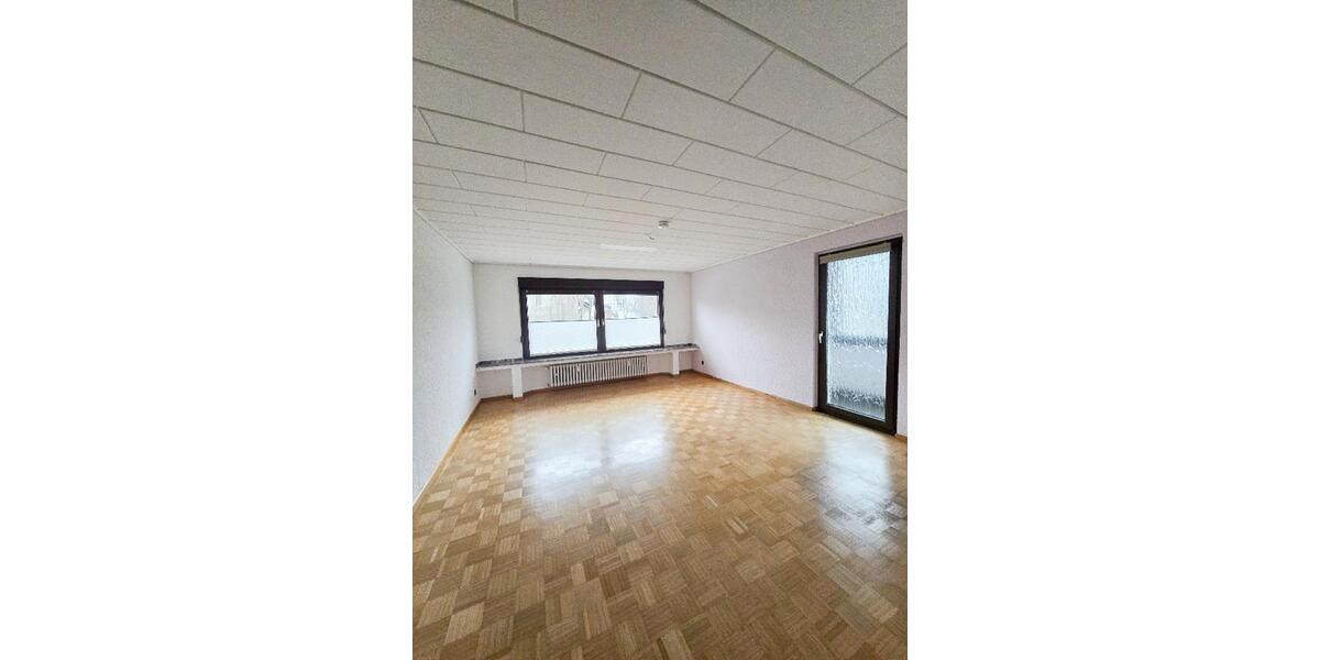 Etagenwohnung Duisburg Hamborn - 2.5 Zimmer, 96 m&sup2;, 780&euro; | Angebot:25918597