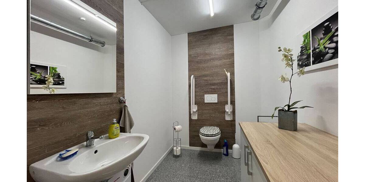 Gewerbeobjekt Grevenbroich Stadtmitte - 5 Zimmer, 1.700&euro; | Angebot:25695099