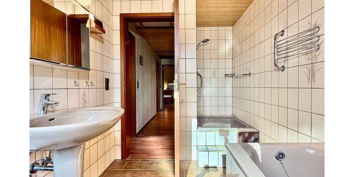 Mehrfamilienhaus, Wohnhaus Duisburg Hochemmerich - 4 Zimmer, 99 m&sup2;, 295.000&euro; | Angebot:25734976