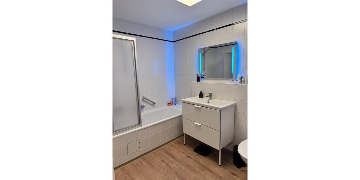 Dachgeschoßwohnung Meerbusch Necklenbroich - 3 Zimmer, 94 m&sup2;, 1.662&euro; | Angebot:27618494