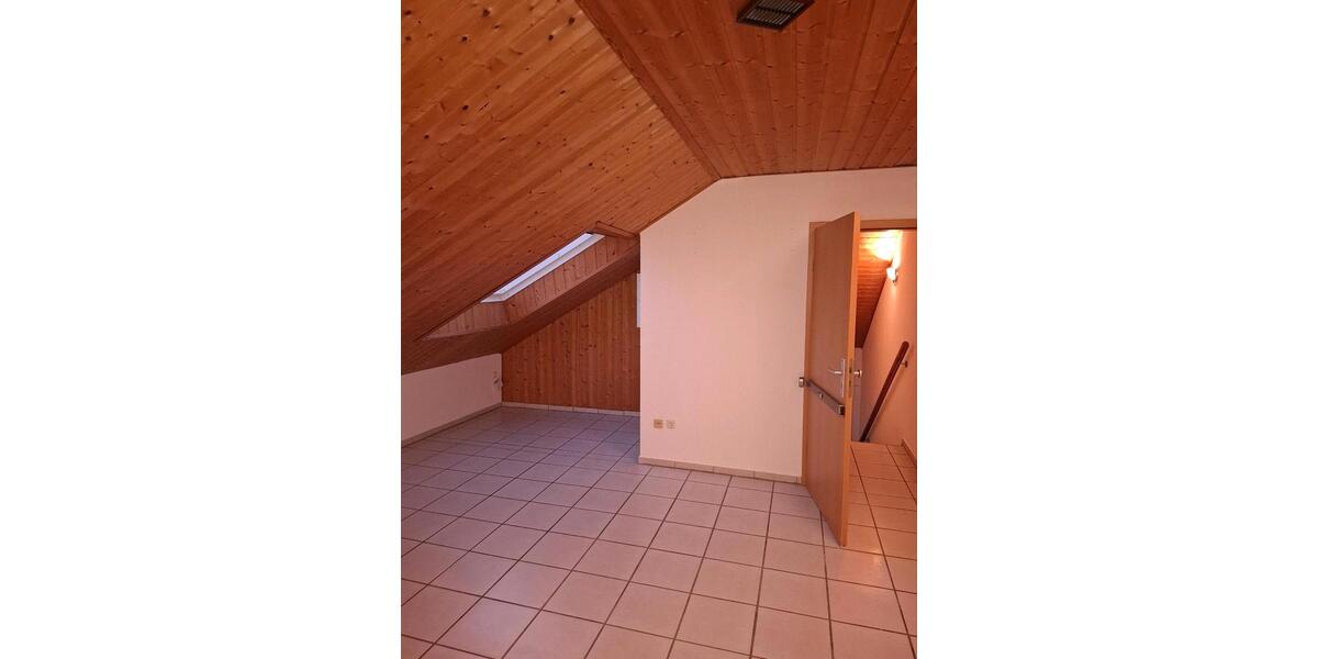 Dachgeschoßwohnung Mönchengladbach West - 2 Zimmer, 58 m&sup2;, 582&euro; | Angebot:25907531