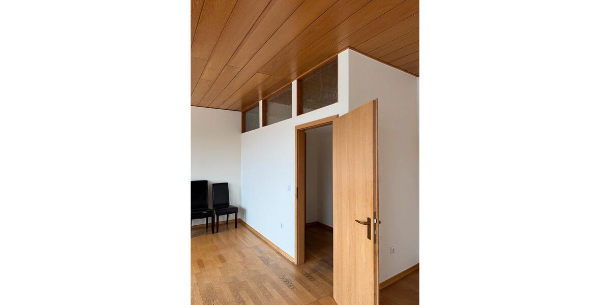 Etagenwohnung Düsseldorf Stadtbezirk 9 - 3 Zimmer, 120 m&sup2;, 900&euro; | Angebot:25749512