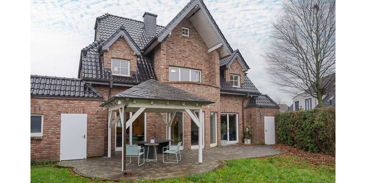 Einfamilienhaus Krefeld Hüls - 8 Zimmer, 186 m&sup2;, 695.000&euro; | Angebot:23902407