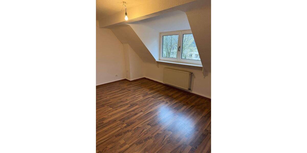 Etagenwohnung Düsseldorf Flingern Süd - 2 Zimmer, 61 m&sup2;, 610&euro; | Angebot:25836350