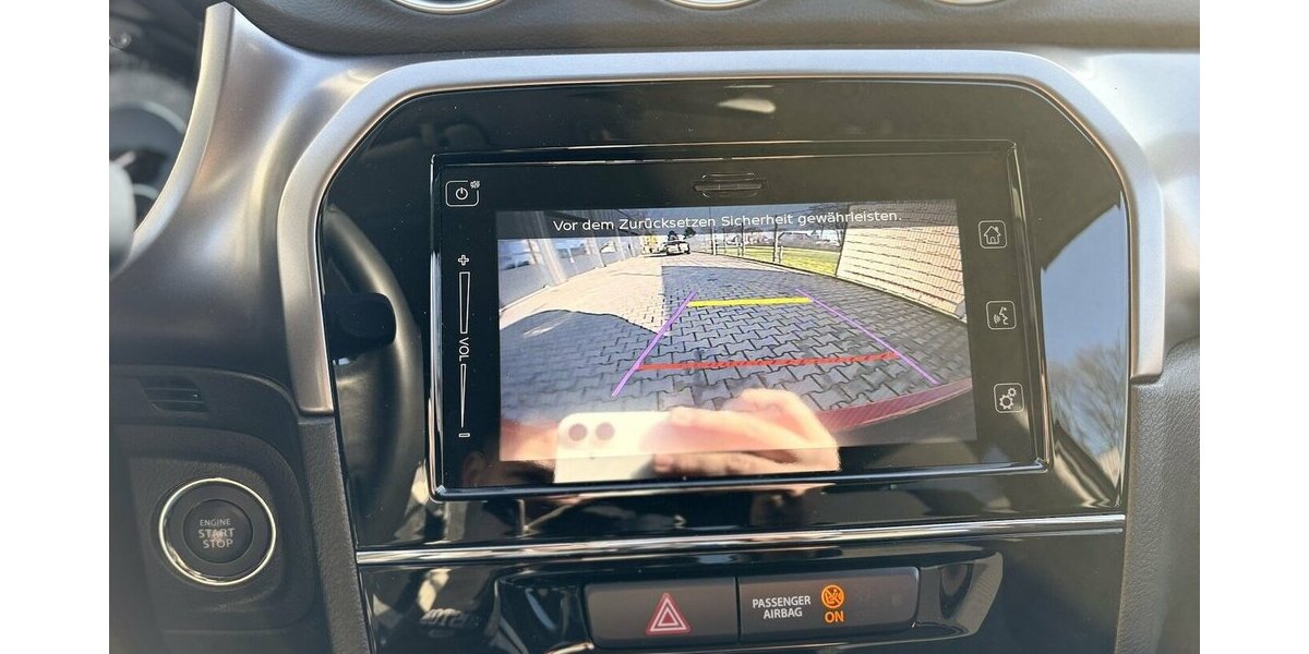 Suzuki Vitara 1.4 Hybrid 4x2 / Automatik / Kamera 35.000 km 21.490 &euro; Mönchengladbach 41066