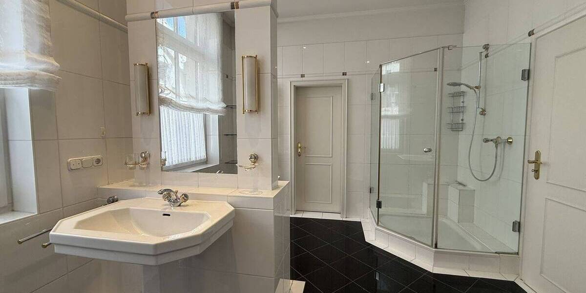 Reihenmittelhaus Mönchengladbach Rheydt - 5 Zimmer, 200 m&sup2;, 379.000&euro; | Angebot:25743749