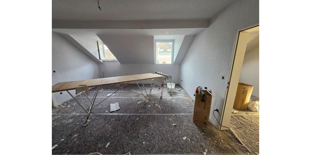 Dachgeschoßwohnung Düsseldorf Oberbilk - 4.5 Zimmer, 100 m&sup2;, 1.190&euro; | Angebot:25750079