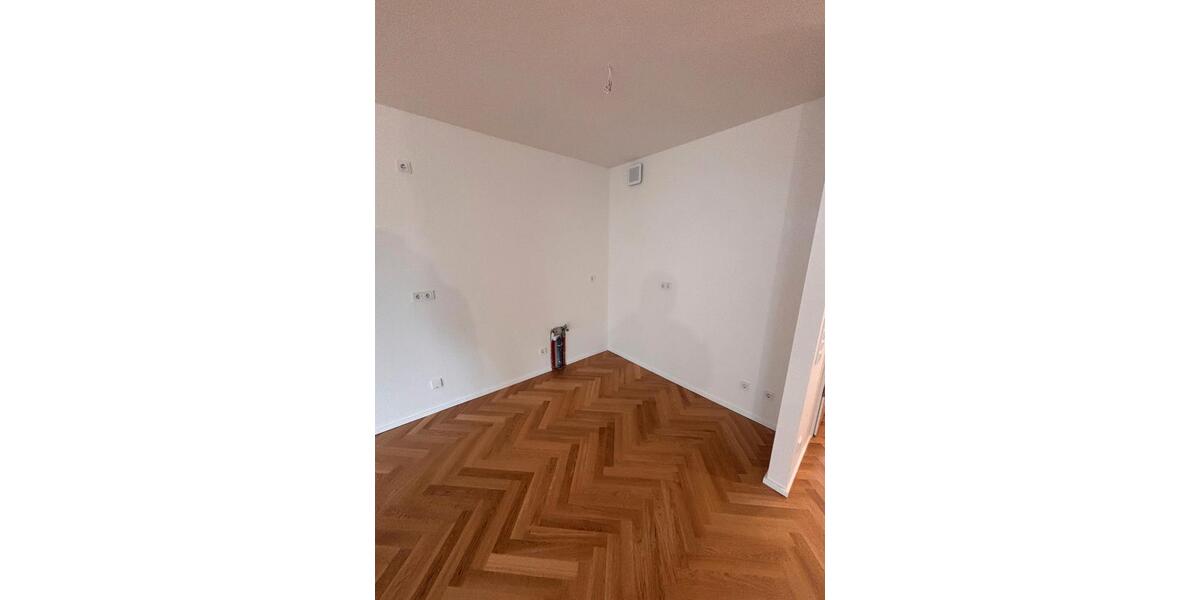 Etagenwohnung Düsseldorf Lörick - 2 Zimmer, 68 m&sup2;, 1.620&euro; | Angebot:26013815