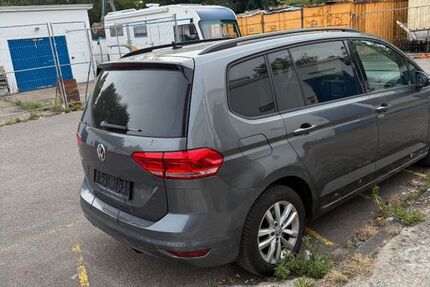 VW Touran 98.000 km 15.750 &euro; Mönchengladbach 41199