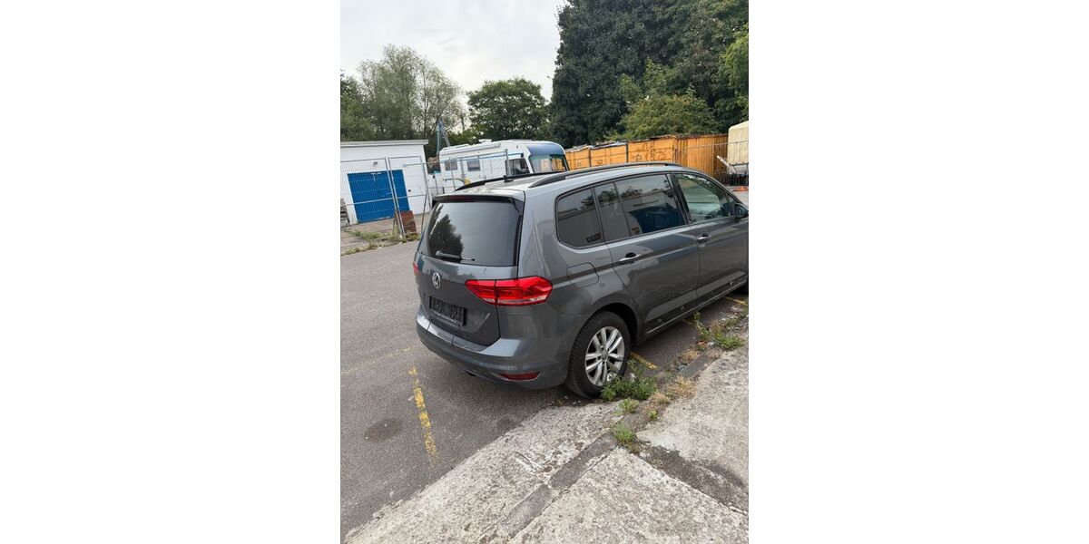 VW Touran 98.000 km 15.750 &euro; Mönchengladbach 41199