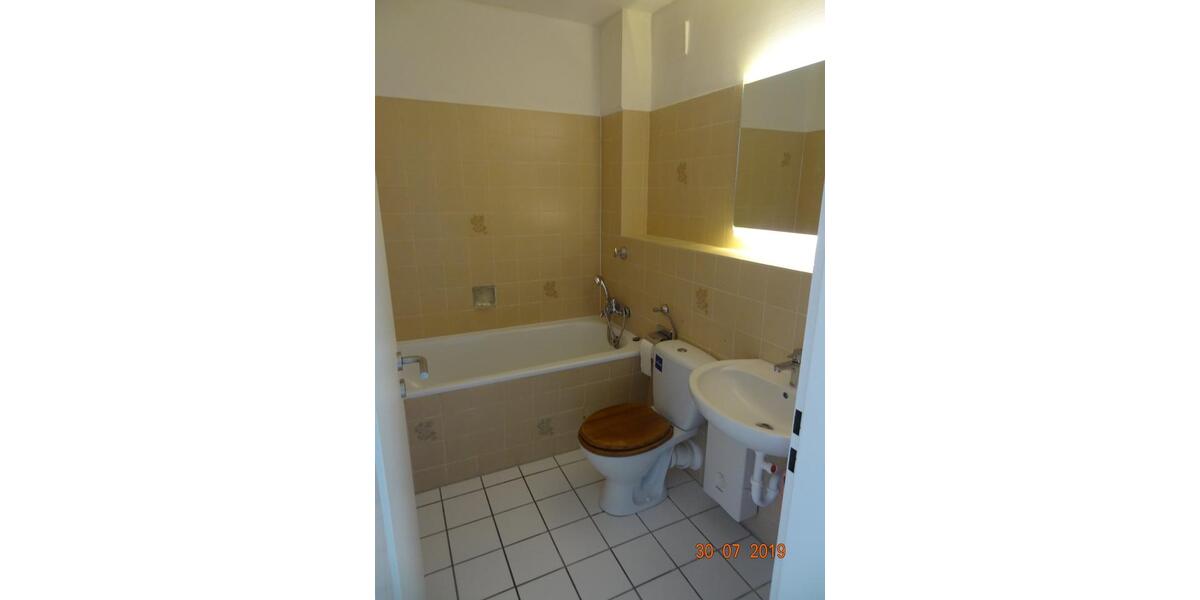 Dachgeschoßwohnung Krefeld - 3 Zimmer, 70 m&sup2;, 610&euro; | Angebot:25854723