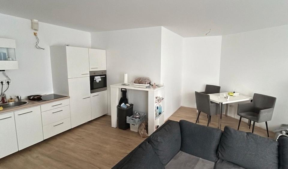 Etagenwohnung Duisburg Mittelmeiderich - 4 Zimmer, 93 m&sup2;, 1.150&euro; | Angebot:26014772