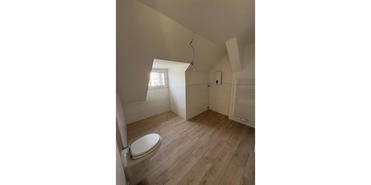 Dachgeschoßwohnung Oberhausen - 3.5 Zimmer, 103 m&sup2;, 750&euro; | Angebot:25750078