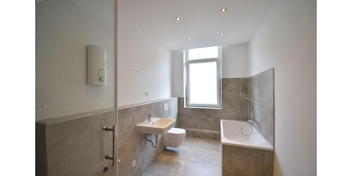 Etagenwohnung Krefeld - 2 Zimmer, 81 m&sup2;, 745&euro; | Angebot:21845411