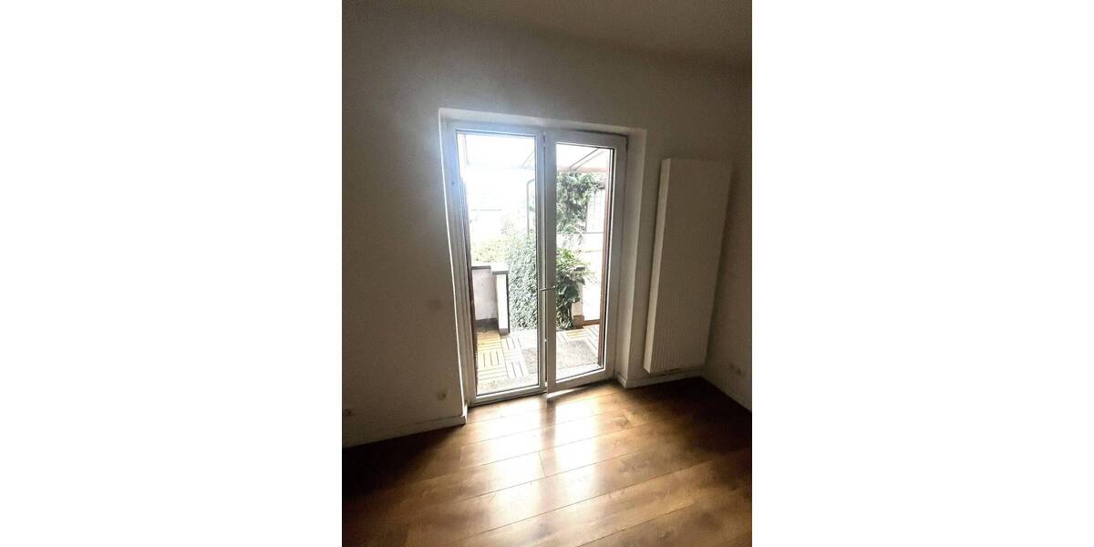 Etagenwohnung Düsseldorf Wersten - 4 Zimmer, 127 m&sup2;, 1.150&euro; | Angebot:26702845