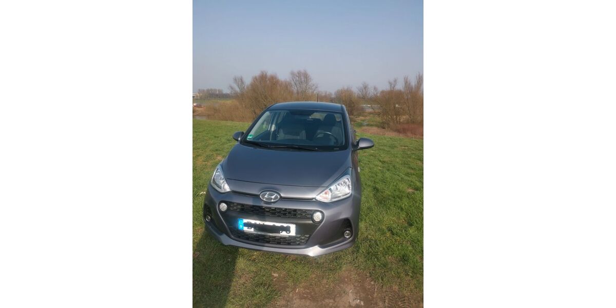Hyundai i10 24.954 km 8.600 &euro; Duisburg 47228