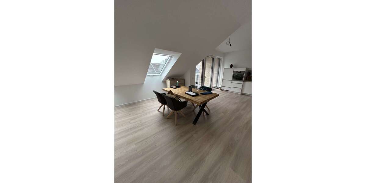 Etagenwohnung Mönchengladbach Eicken - 3 Zimmer, 94 m&sup2;, 1.310&euro; | Angebot:25383402