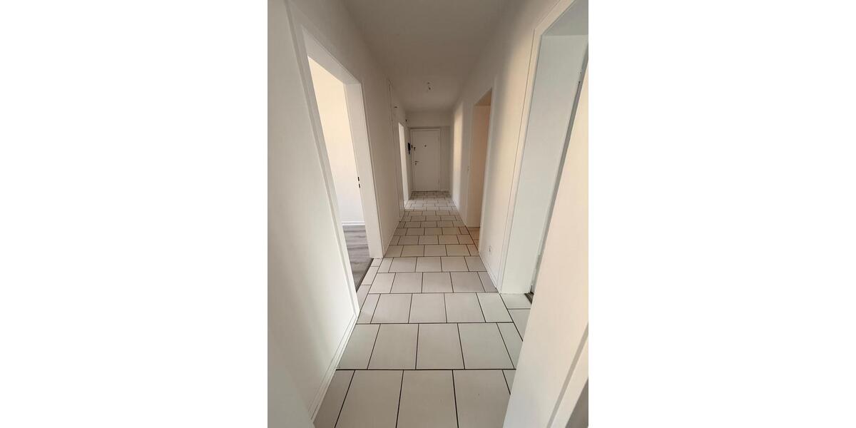 Etagenwohnung Krefeld - 3 Zimmer, 85 m&sup2;, 810&euro; | Angebot:25871358