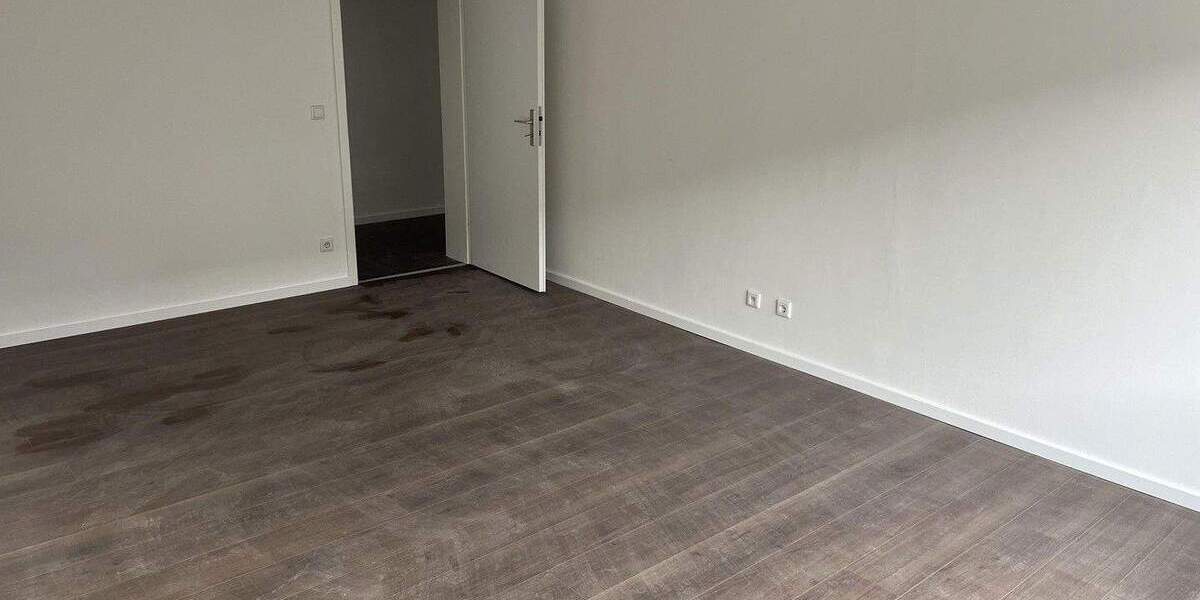 Etagenwohnung Krefeld Stadtmitte - 3 Zimmer, 91 m&sup2;, 700&euro; | Angebot:25780302