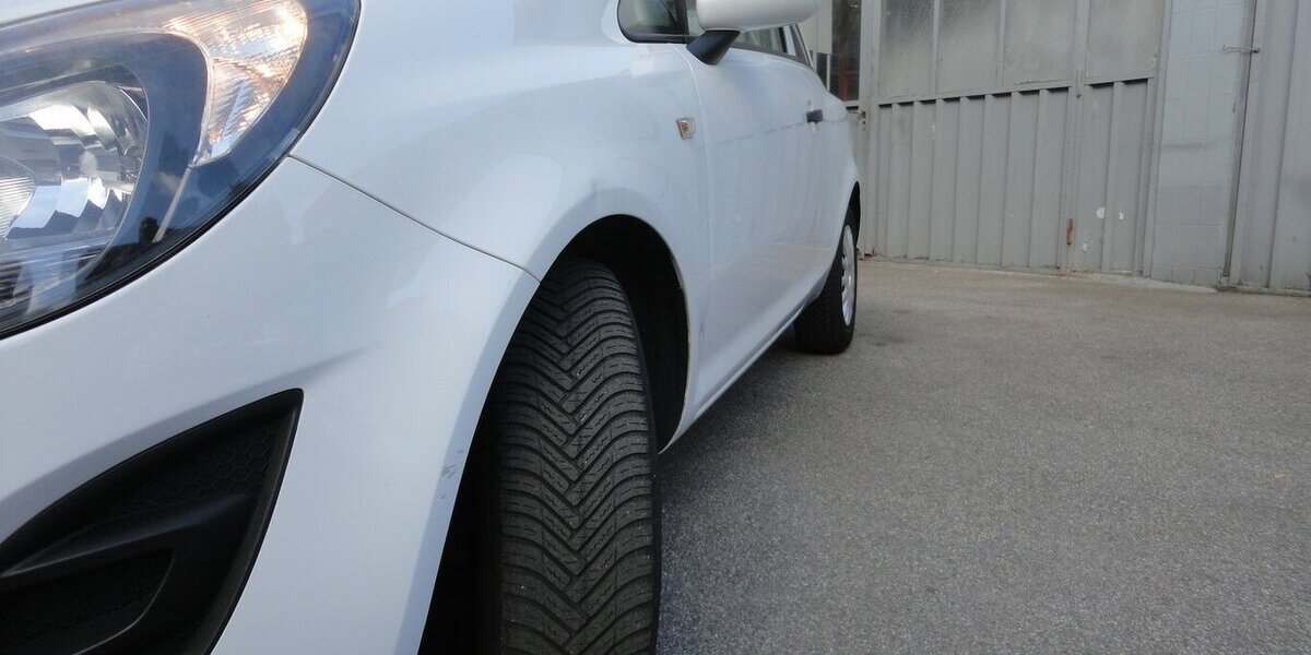 Opel Corsa Selection Klima Kette+TÜV neu S.heft 179.000 km 3.700 &euro; Neuss 41462