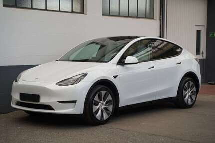Tesla Model Y 89.401 km 32.550 &euro; Mönchengladbach 41236