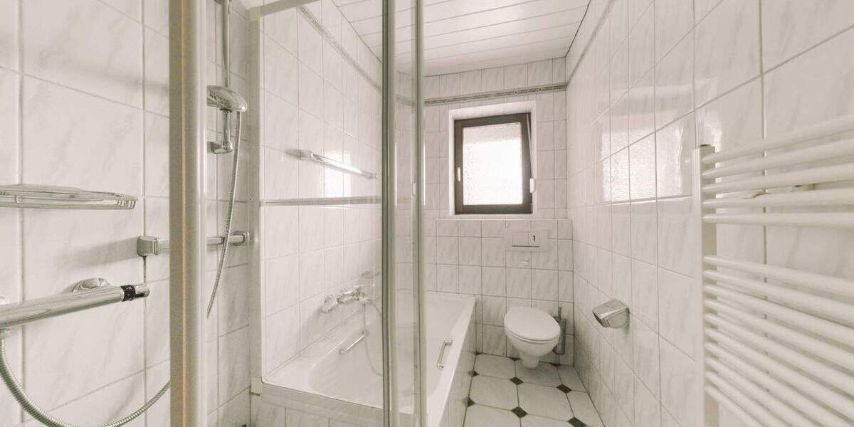 Doppelhaushälfte Mönchengladbach Wickrathhahn - 8 Zimmer, 200 m&sup2;, 249.000&euro; | Angebot:25686669