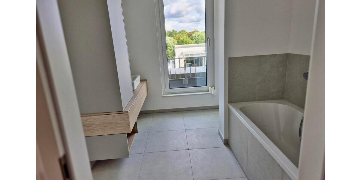 Einfamilienhaus Mönchengladbach Ost - 4 Zimmer, 192 m&sup2;, 3.450&euro; | Angebot:24859495