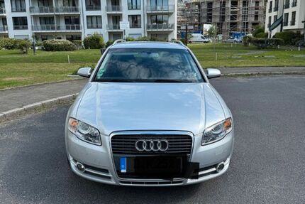 Audi A4 192.000 km 3.500 &euro; Düsseldorf 40235