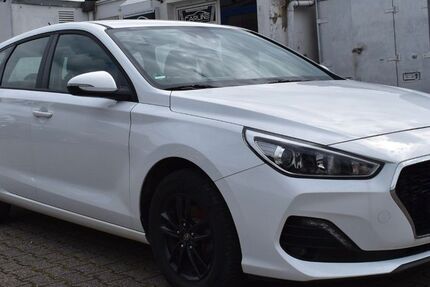 Hyundai i30 49.000 km 11.999 &euro; Mönchengladbach 41063