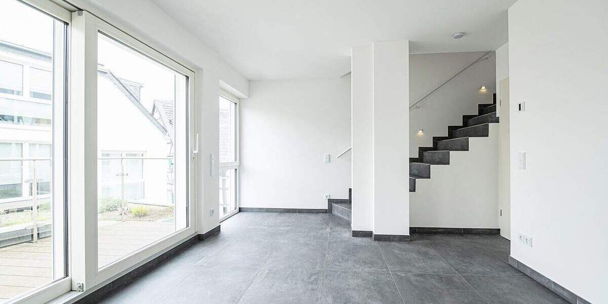 Mehrfamilienhaus, Wohnhaus Hilden - 3 Zimmer, 122 m&sup2;, 2.340&euro; | Angebot:25689219