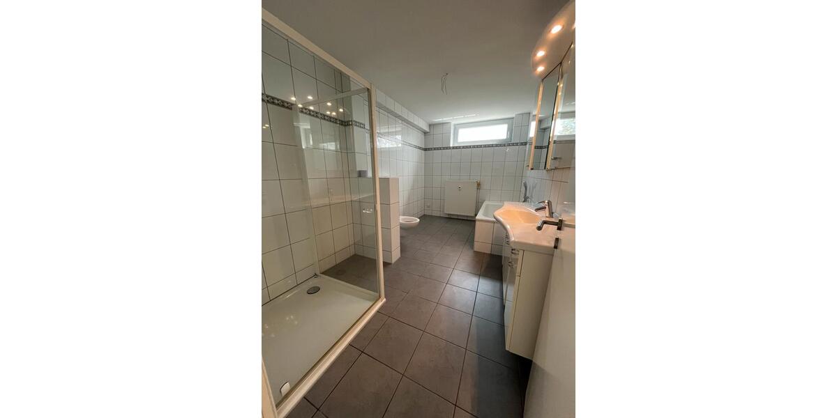 Terrassenwohnung Krefeld Fischeln - 4 Zimmer, 120 m&sup2;, 1.260&euro; | Angebot:26111238