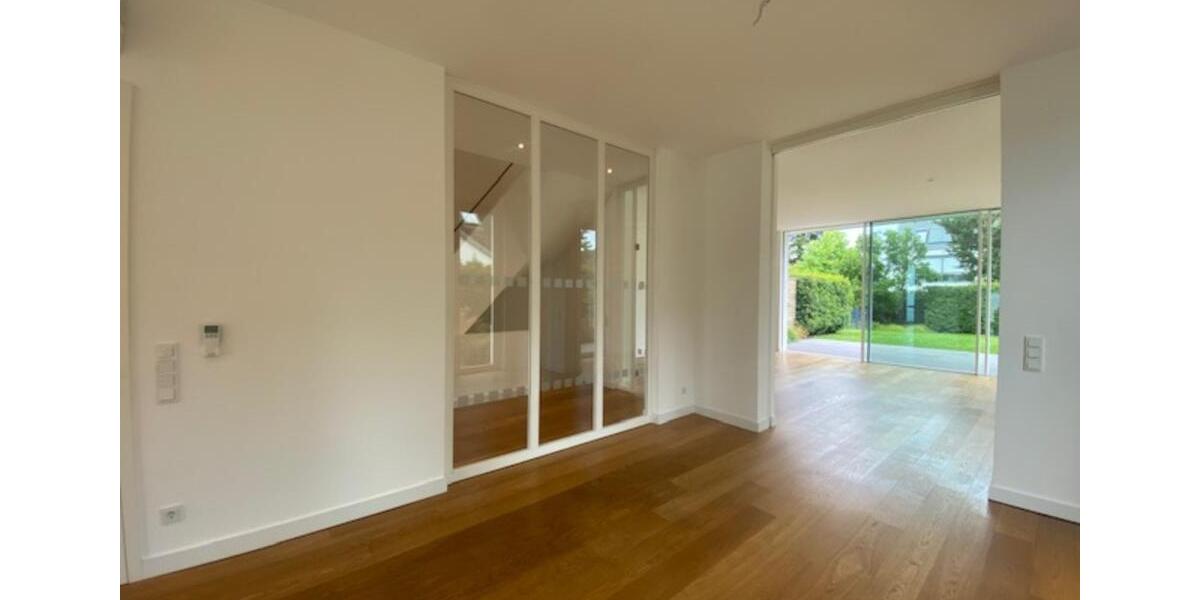 Doppelhaushälfte Düsseldorf Stadtbezirk 5 - 6 Zimmer, 220 m&sup2;, 5.900&euro; | Angebot:25867014